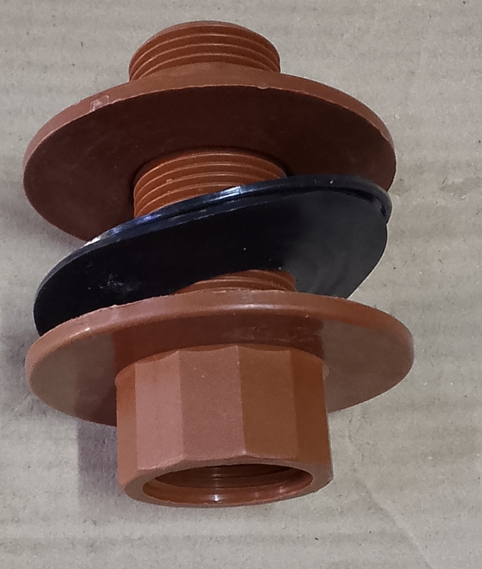PVC TANK CONNECTOR 1"